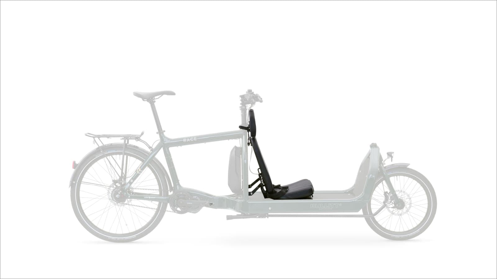 Foldable Seat rabatat pe zona de încărcare a unui Bullitt