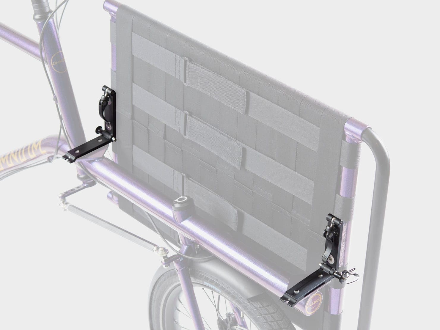 Tilting Rack Bracket cu rack-ul Omnium rabatat