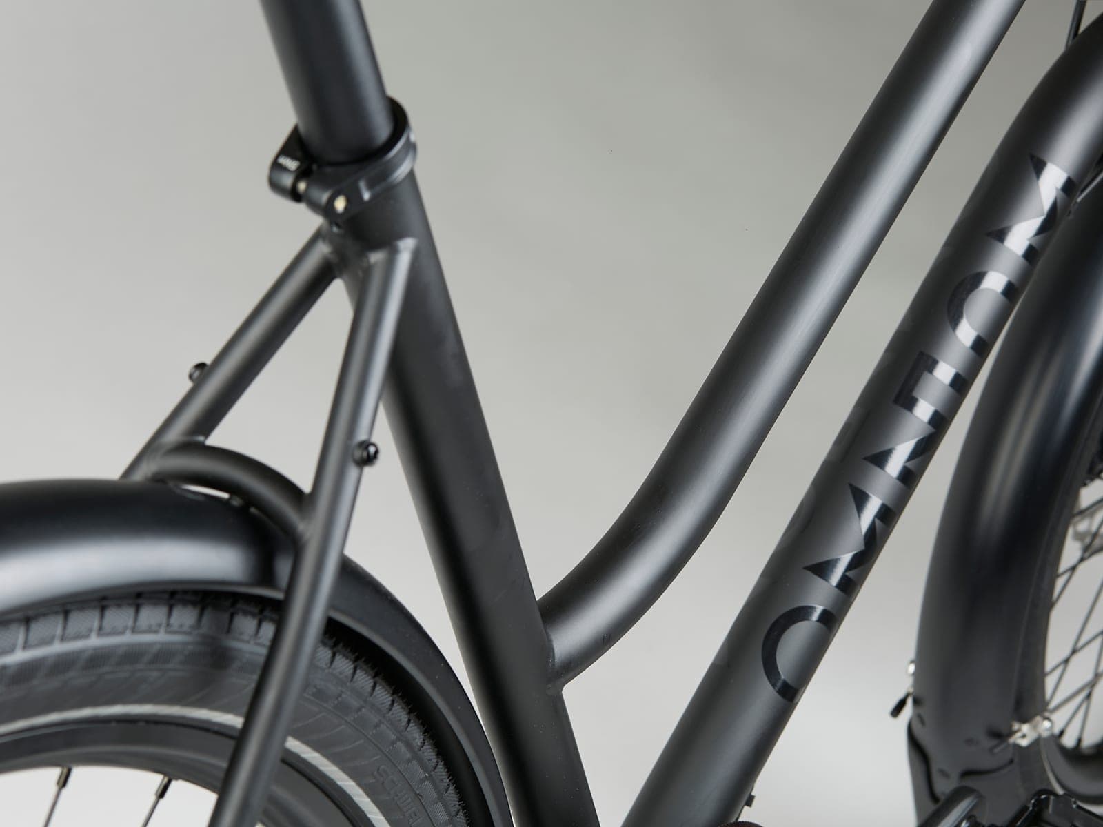 Omnium MINI V3.1 step-through — detaliu tub inferior
