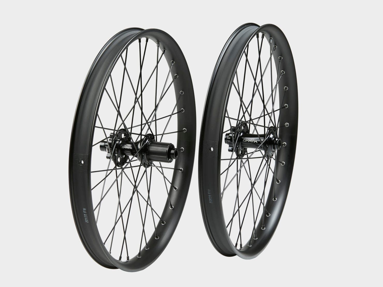 Omnium NANO — setul de roți de 20 inch